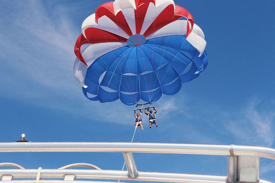 parachute, blue, sky, clouds, people, man, woman, adventure HD wallpaper