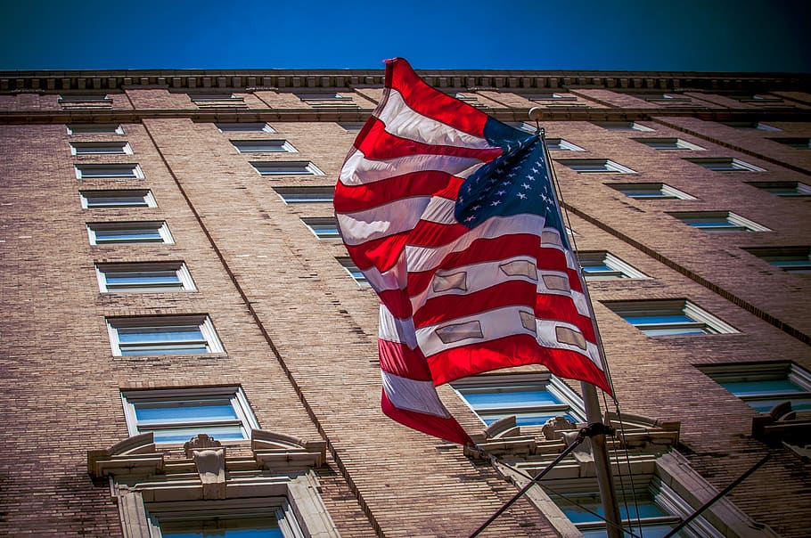 Flag building