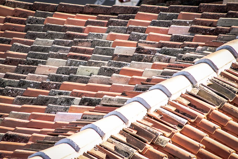 Day roof. Трубы в архитектуре. Лом черепицы, керамики незагрязненный. Вентиляционные трубы в черепичных крышах. Черепица загрузка.