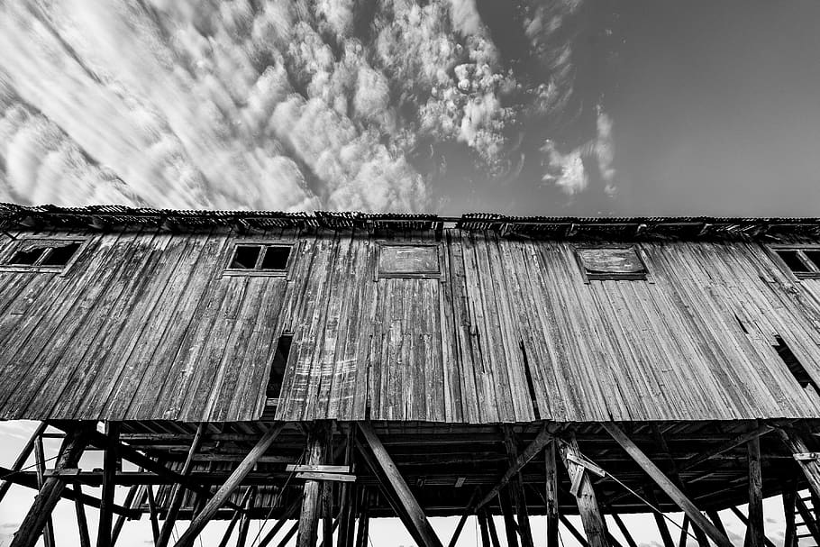 cabin, black and white, sky, cloud - sky, architecture, low angle view HD wallpaper