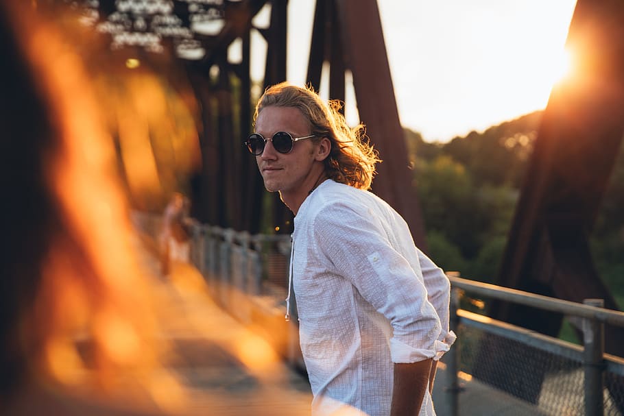 Man Looks At Woman In Sunset Photo, Fashion, Men, Hipster, glasses HD wallpaper