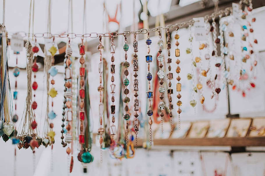 Bracelets Hanging, handmade, large group of objects, choice, variation HD wallpaper