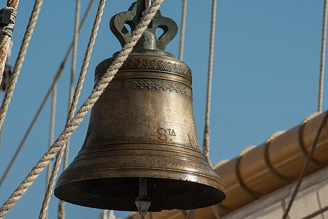 Brown Metal Bell, ancient, antique, brass, close-up, rope, sound HD wallpaper