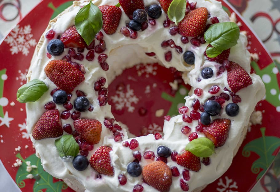 pavlova, cream, fruit, pudding, dessert, red, strawberries HD wallpaper