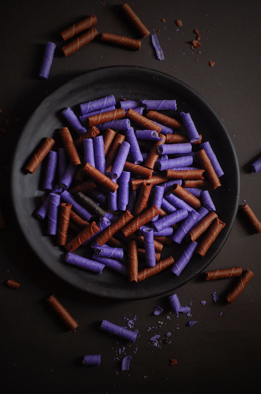 Round Grey Container, addiction, color, crumbs, delicious, flavor HD wallpaper