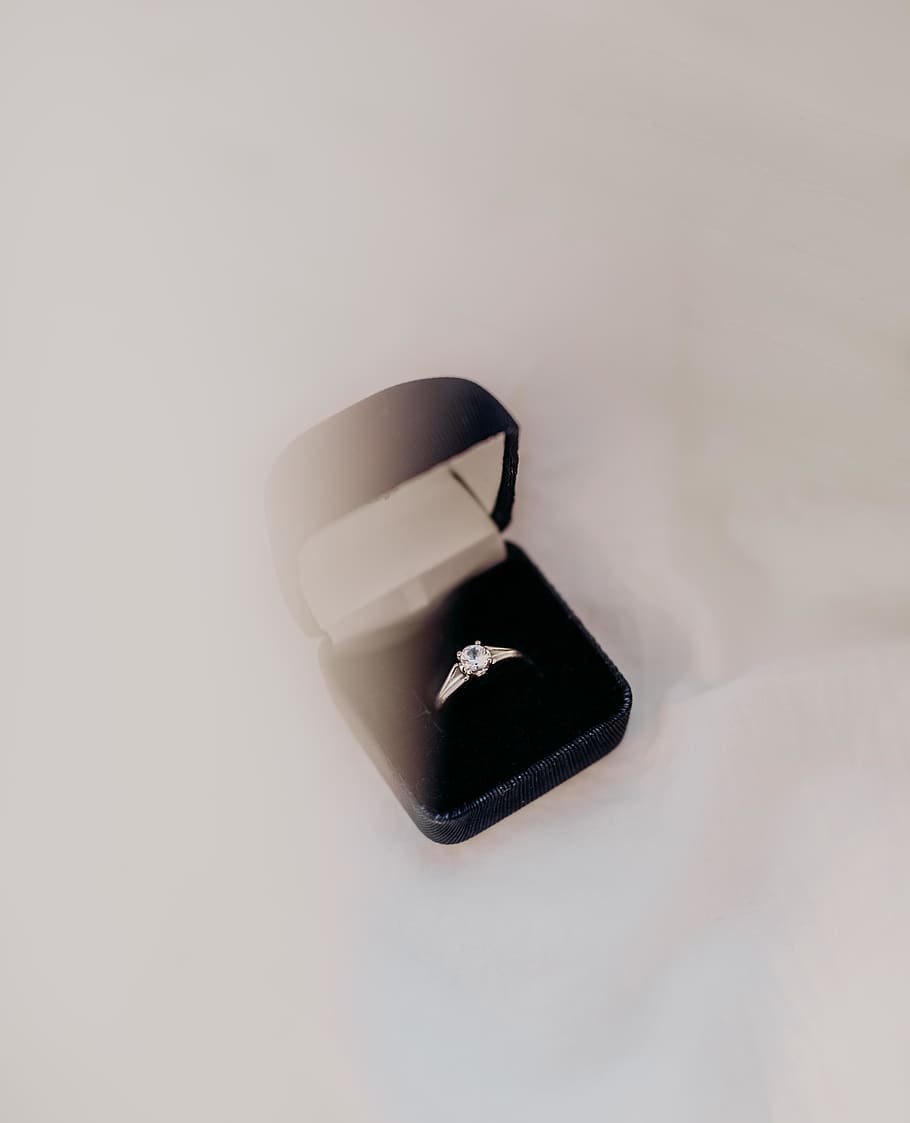 silver engagement ring on black box, studio shot, indoors, close-up HD wallpaper