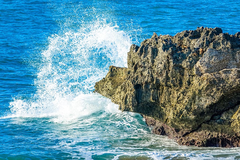 Crashing Waves on Bounder, beach, coast, daylight, landscape HD wallpaper