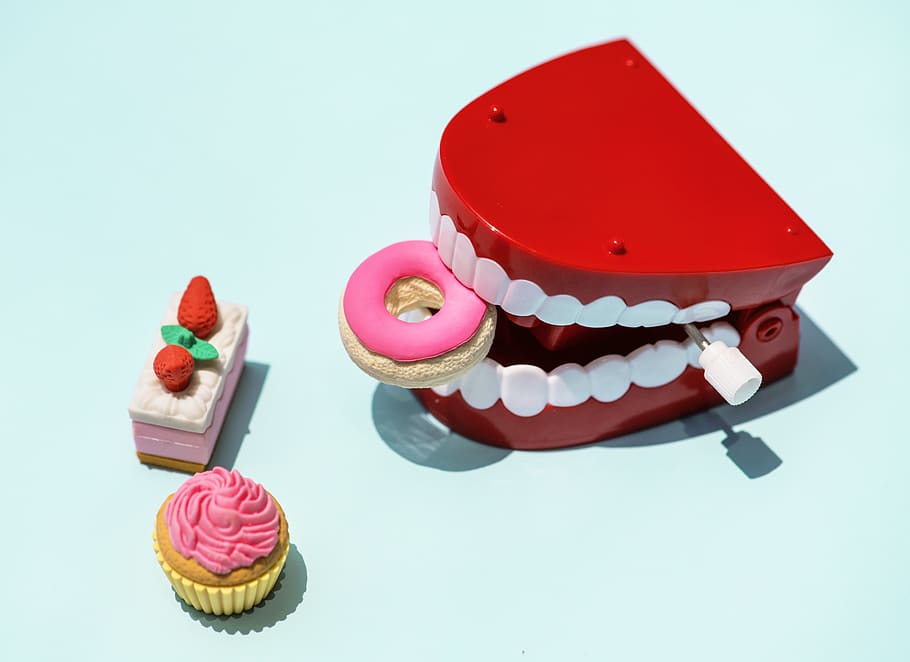 Red and White Mouth Plastic Toy and Food Plastic Toys, artificial HD wallpaper