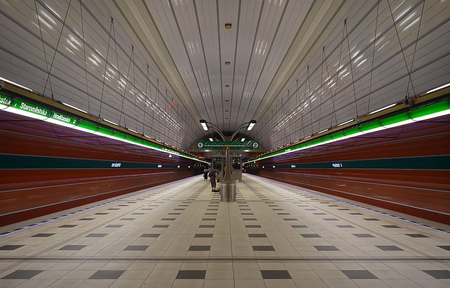 Empty Train Station, architecture, blur, bright, city, commuter, HD wallpaper