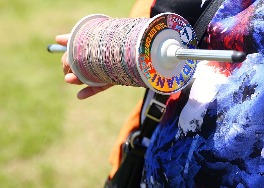 kite flying, human hand, focus on foreground, human body part HD wallpaper