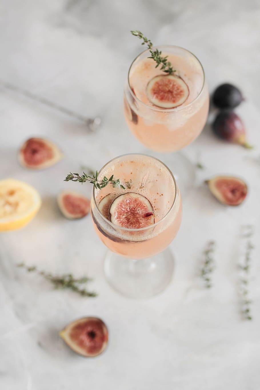 selective focus photography of wine glasses, fig, cocktail, drink HD wallpaper