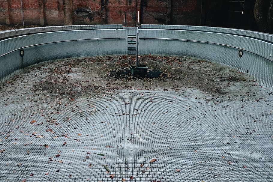 swimming pool, abandon, abandoned, taipei, taiwan, leaves, fallen leaves HD wallpaper