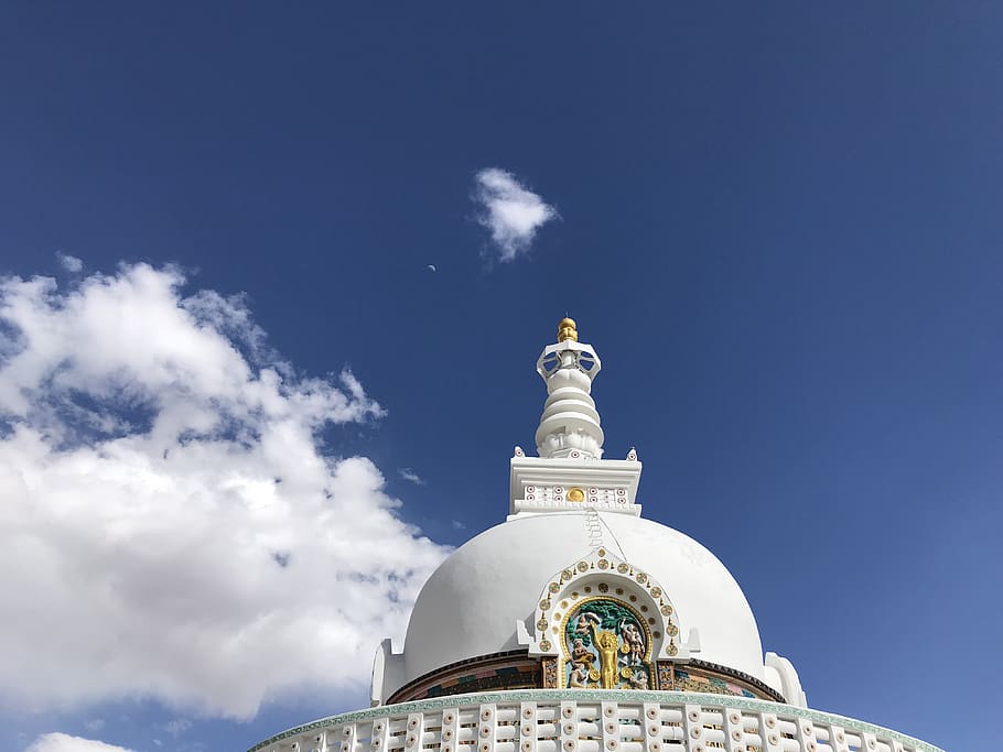 white painted dome building, sky, low angle view, built structure HD wallpaper