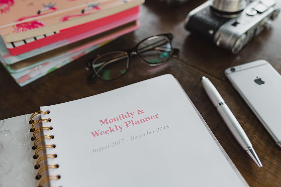 Pink calendar, notebook, diary, desk, note pad, pen, glasses HD wallpaper