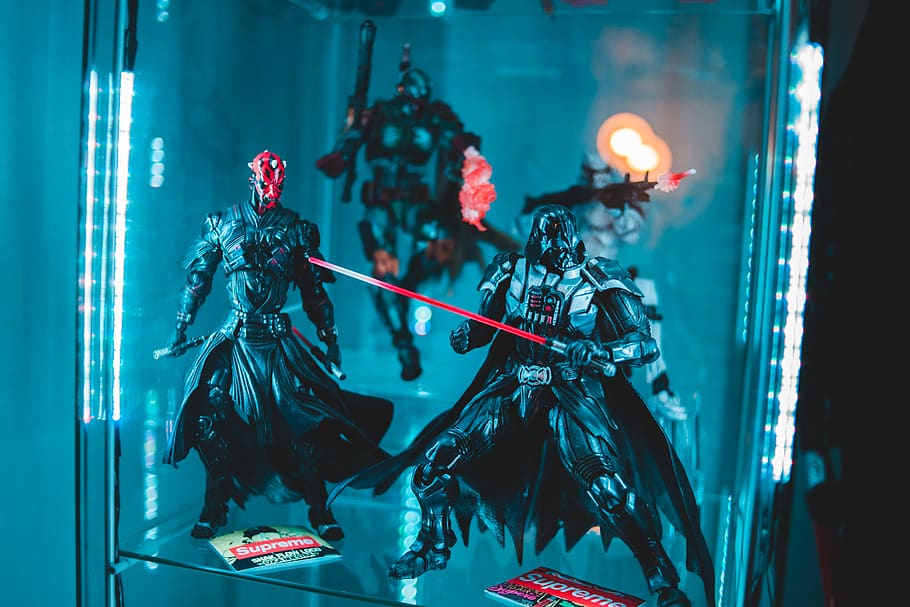 Star Wars action figures, illuminated, representation, focus on foreground HD wallpaper