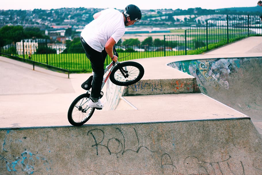 man riding on bicycle, real people, sport, one person, full length HD wallpaper