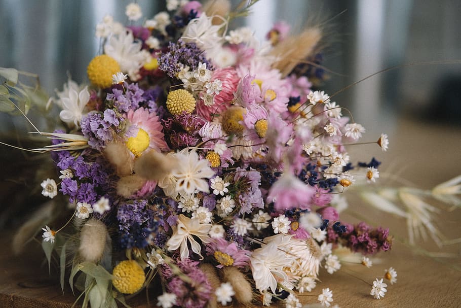 bouquet of white, purple, and pink petaled flowers, table, posy HD wallpaper