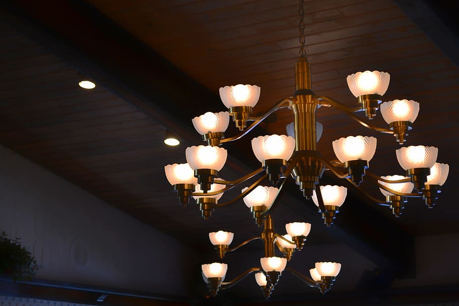 Turn on Brown Uplight Chandelier, bright, ceiling, design, golden HD wallpaper