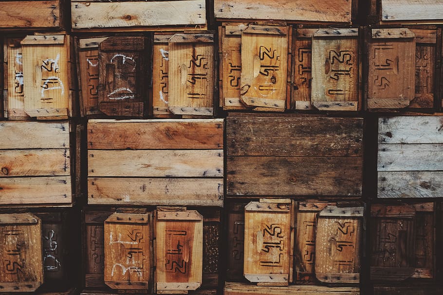 brown wooden pallets, box, crate, mercado municipal de são paulo, HD wallpaper