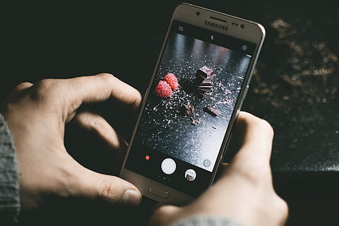 Gray Samsung Smartphone Showing Chocolates, blur, camera, cell phone HD wallpaper