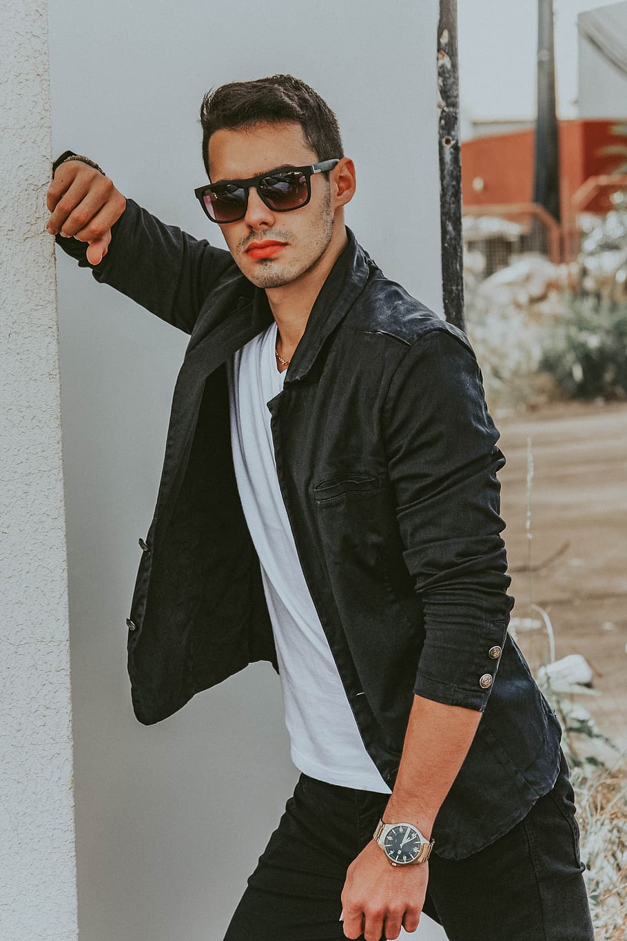 man leaning on wall, glasses, sunglasses, fashion, one person HD wallpaper