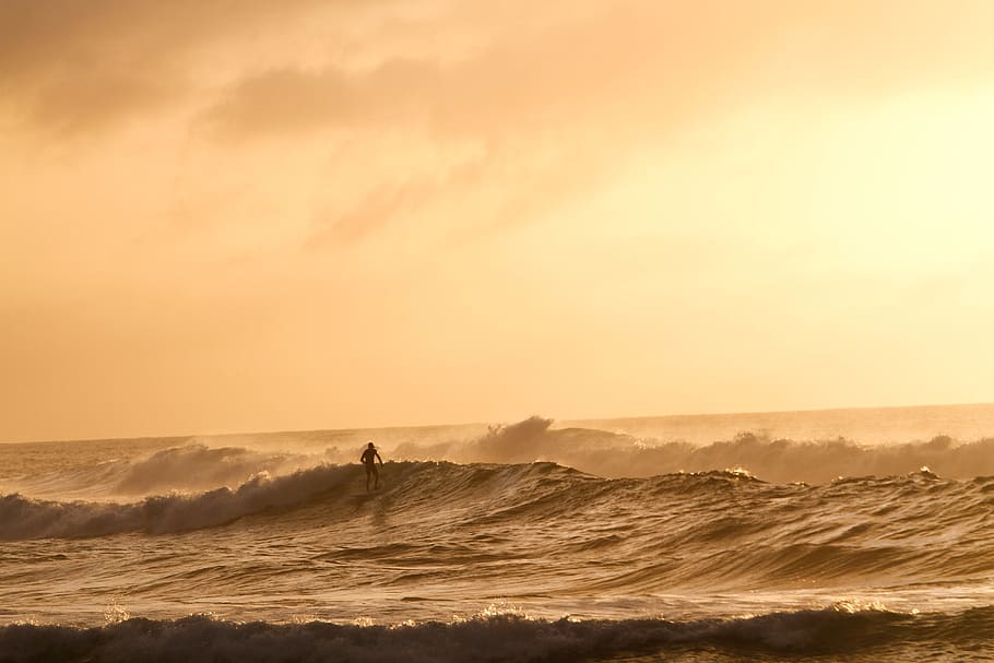 Large waves coming in during sunset., united states, haleiwa HD wallpaper