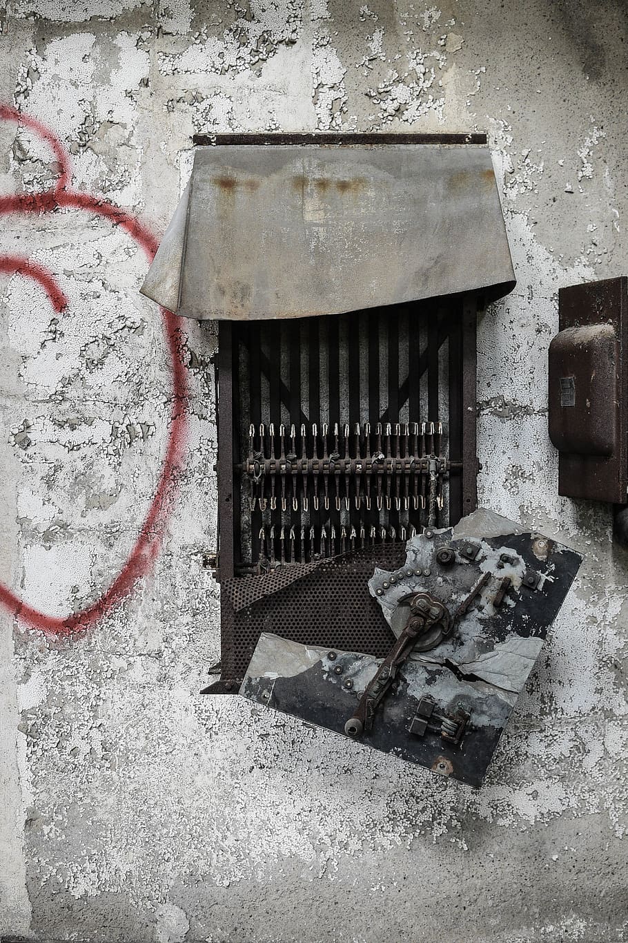abandoned, rust, metal, graffiti, cement, no people, old, architecture HD wallpaper
