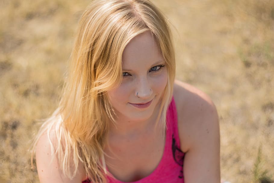 alberta, canada, eyes, brush, grassland, pink, nose ring, smiling HD wallpaper