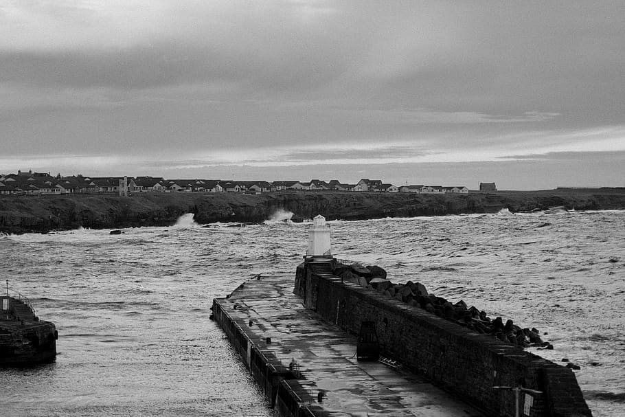 port under white sky, water, transportation, vehicle, boat, waterfront HD wallpaper
