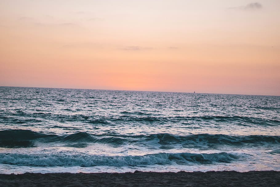 Sea during Sunset, beach, clouds, coast, dramatic, golden hour HD wallpaper