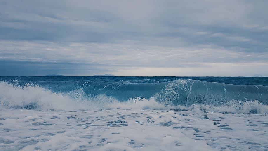 waves, winter, coming, water, beach, clouds, sky, storm, wind HD wallpaper
