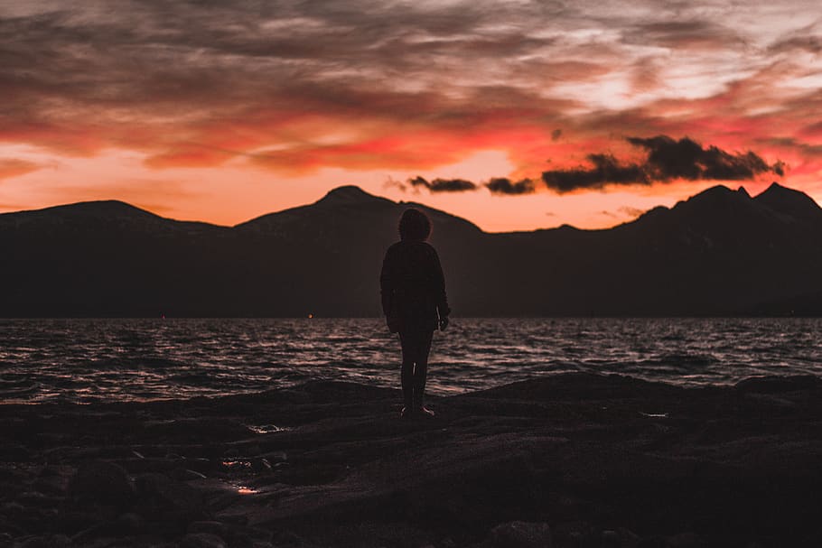 Silhouette Photo of Person, beach, clouds, dawn, horizon, mountains HD wallpaper