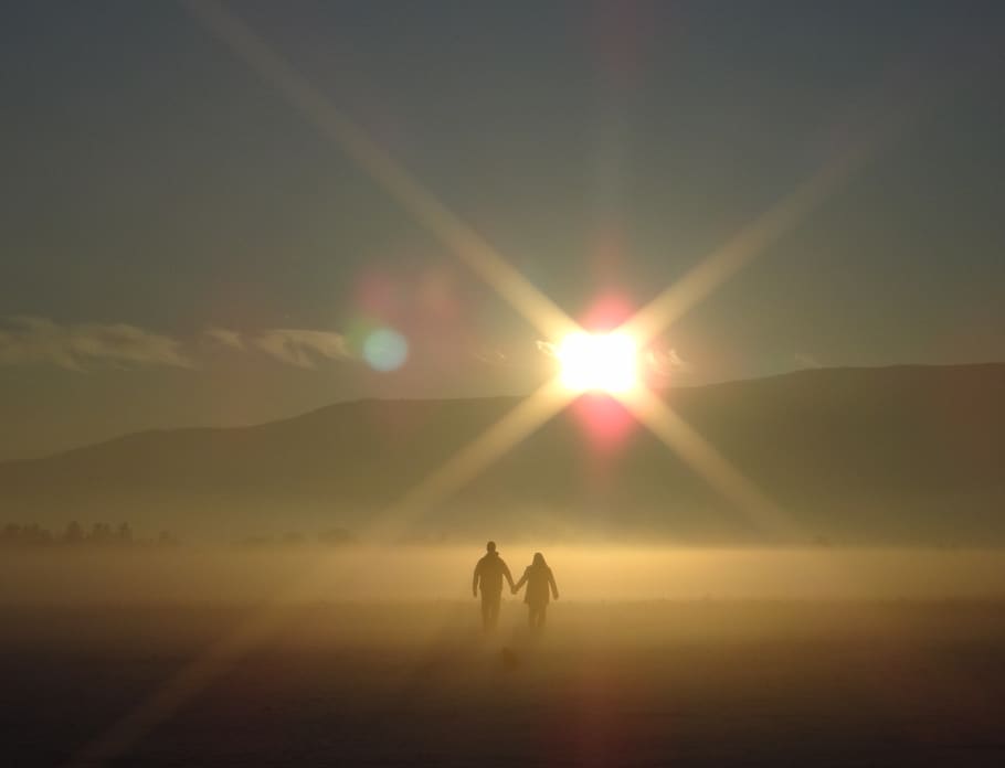 sunset, couple, holding hands, walking, love, romantic, twilight HD wallpaper