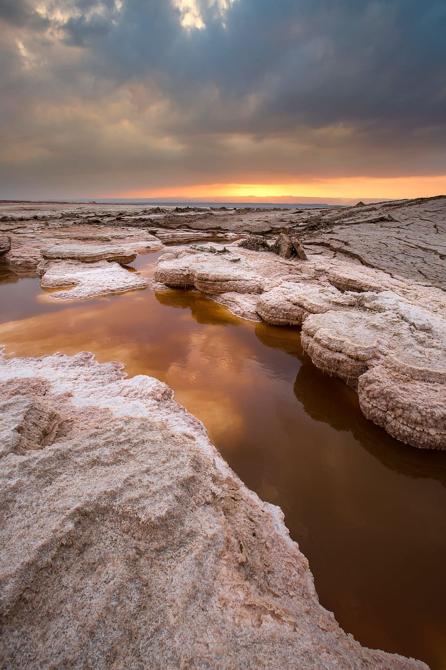 Landscape Photography of Rocky Place Under Gray Sky, cloud formation HD wallpaper