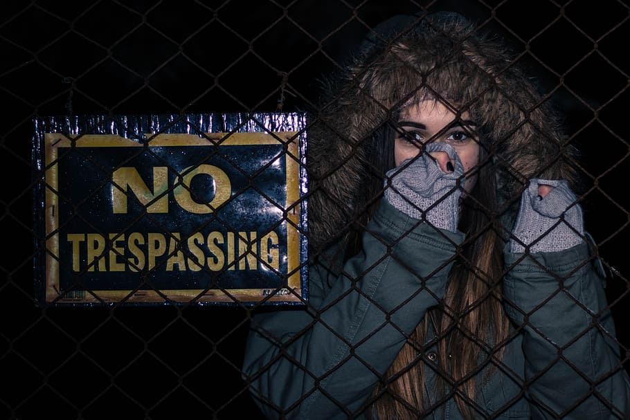 girl, no trespassing, sign, typography, text, cold, smile, female, HD wallpaper