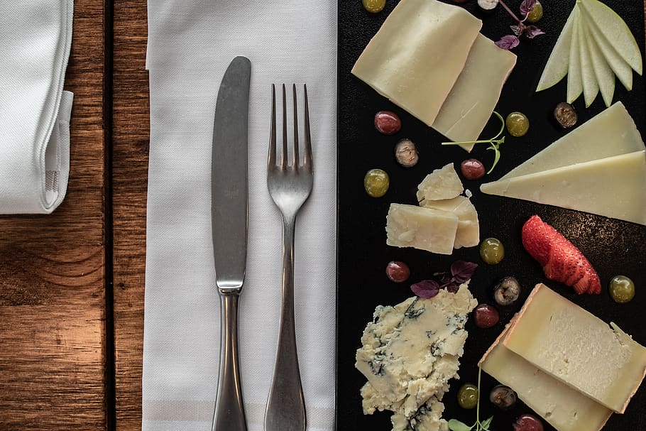 cheese served on tray, fork, cutlery, weaponry, blade, knife HD wallpaper