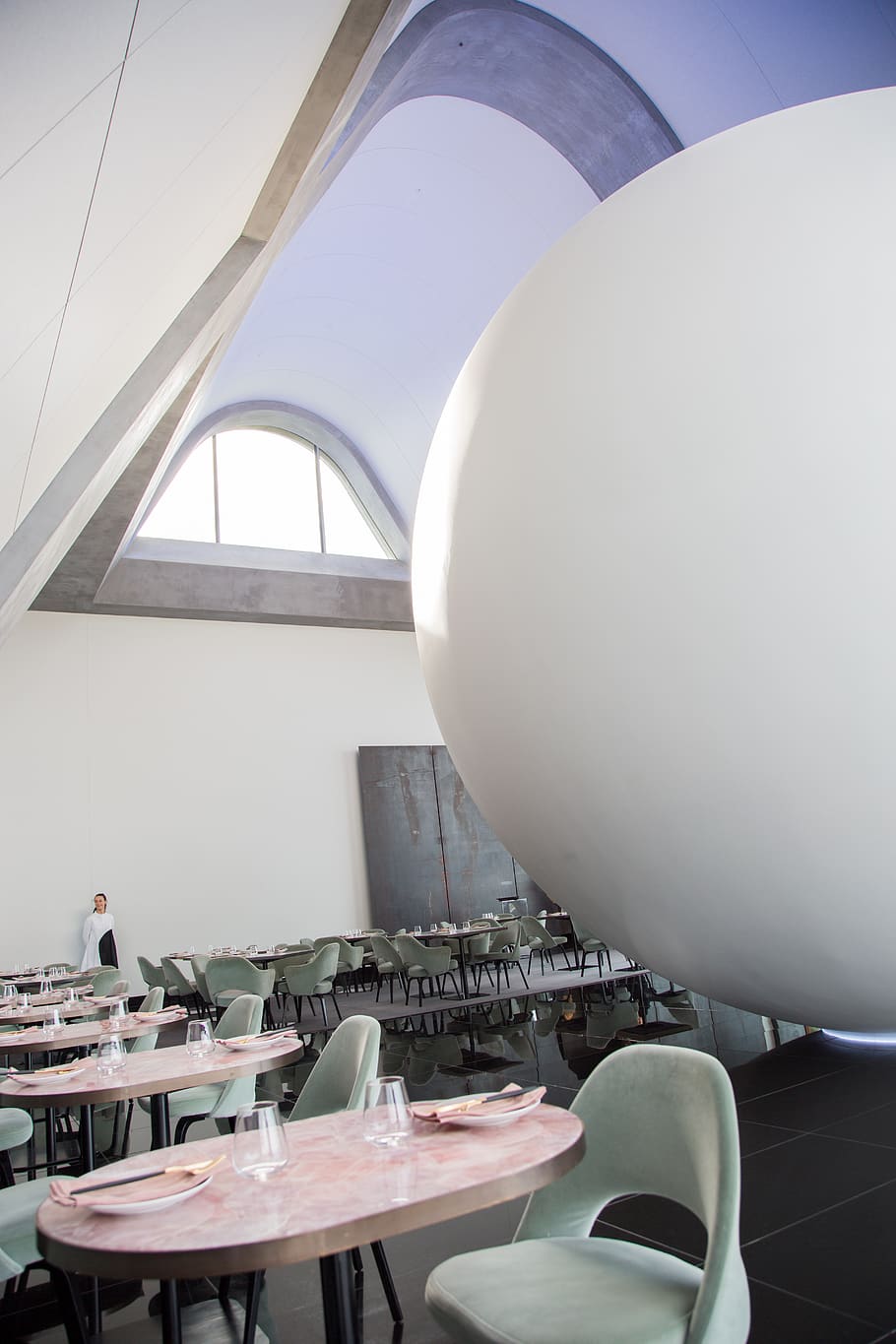 jamesturell, sphere, architecture, resturant, minimal, table HD wallpaper