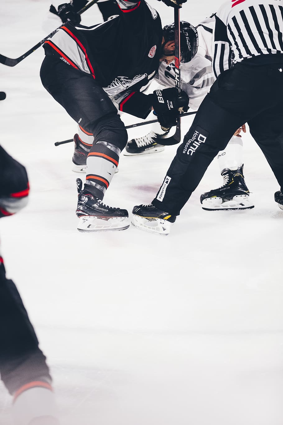 men playing hockey, winter, cold temperature, snow, winter sport HD wallpaper