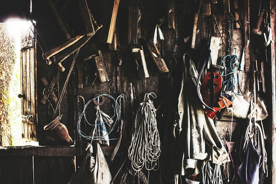 workshop, shed, tools, wood, rope, string, coat, saw, hanging HD wallpaper