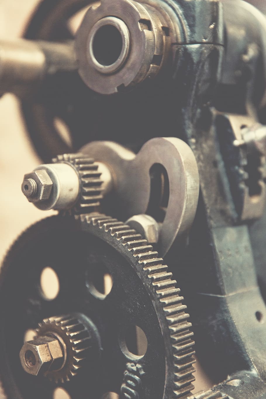 Black Gear, chrome, clockwork, construction machinery, engine HD wallpaper