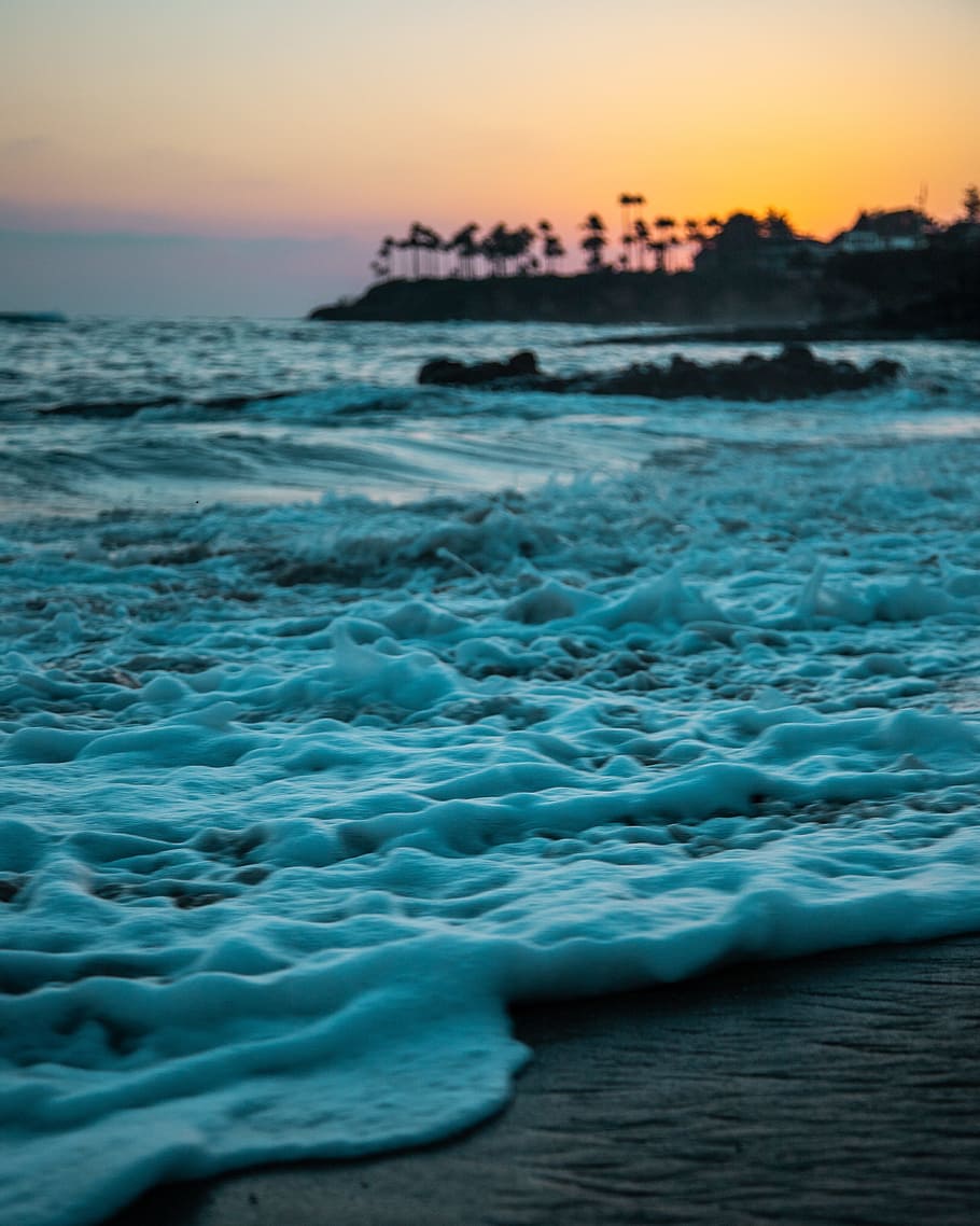 body of water under sky, beach, sunset, ocean, sea, shore, wave HD wallpaper