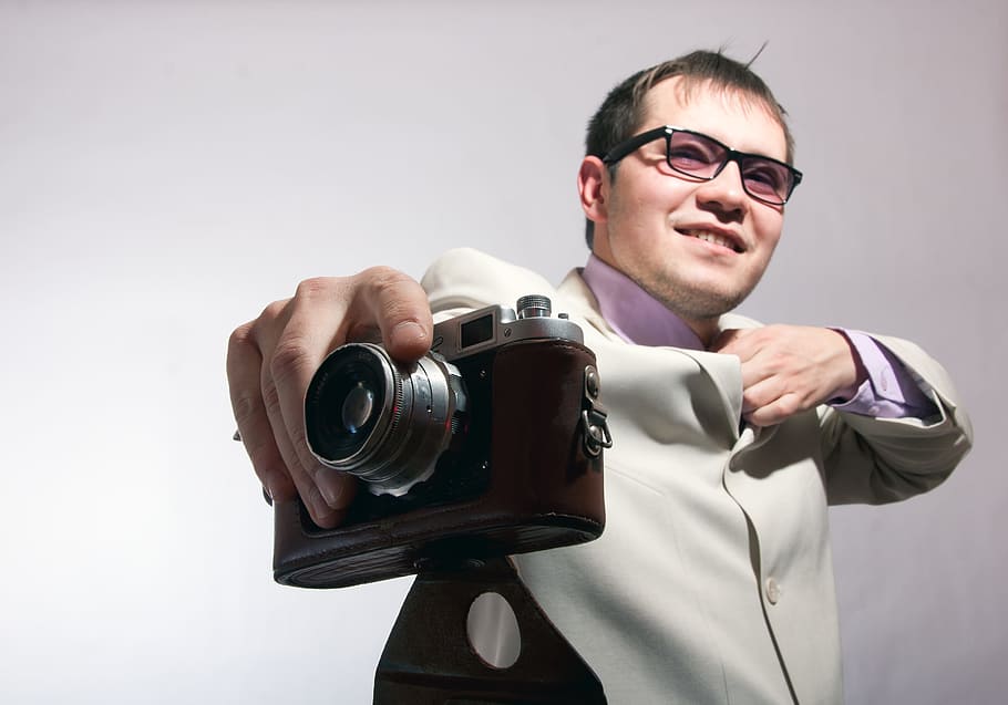 guy, one, man, shot, male, suit, lens, look, film, boss, hand HD wallpaper