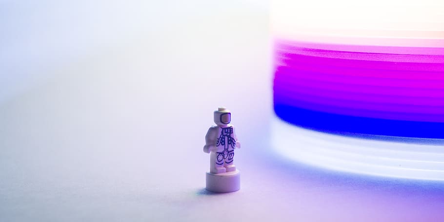 astronaut, graphics, art, pink, macro, glow, color, lego, tinypeople HD wallpaper