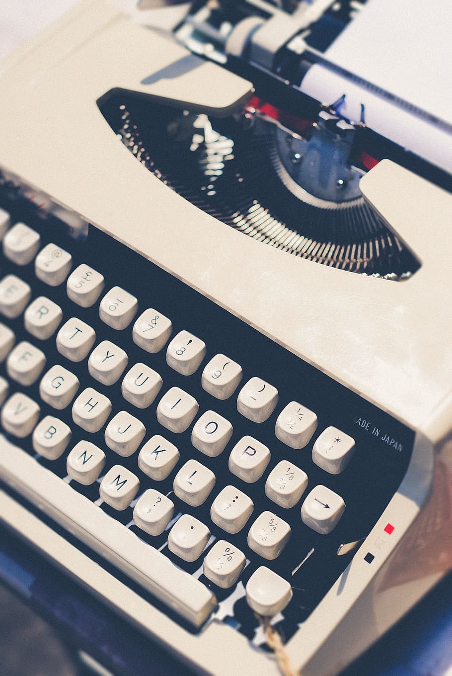 white and black typewriter, keyboard, classic, old school, retro