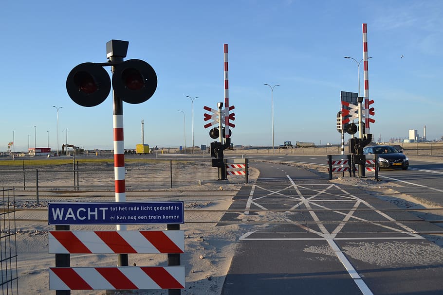 Page 2 | railway crossing 1080P, 2K, 4K, 5K HD wallpapers free download