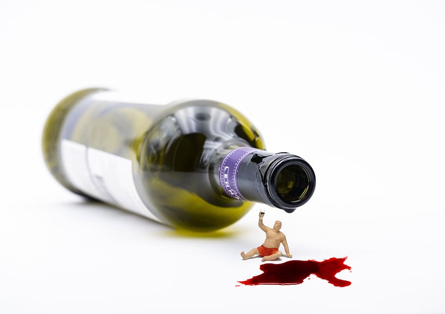 bottle, drinkers, miniature figures, drunkenness, red wine, HD wallpaper
