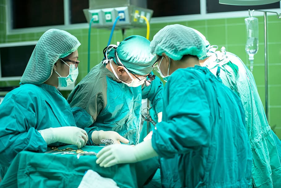 surgery, surgeon, ongoing, operate, operation, hospital, clinic