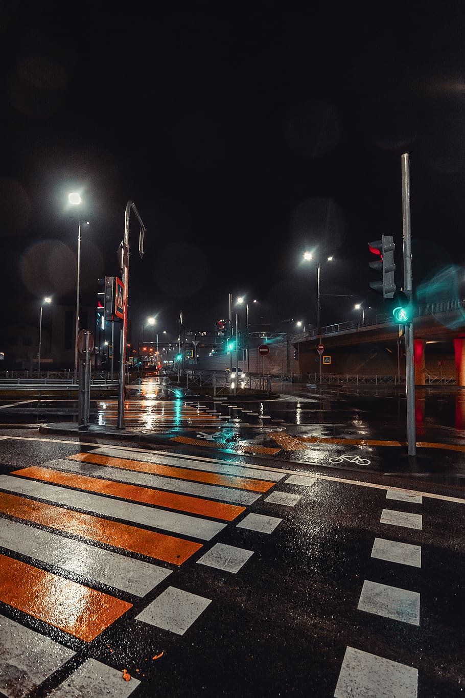 Empty Road during Nighttime, after the rain, architecture, buildings, HD wallpaper