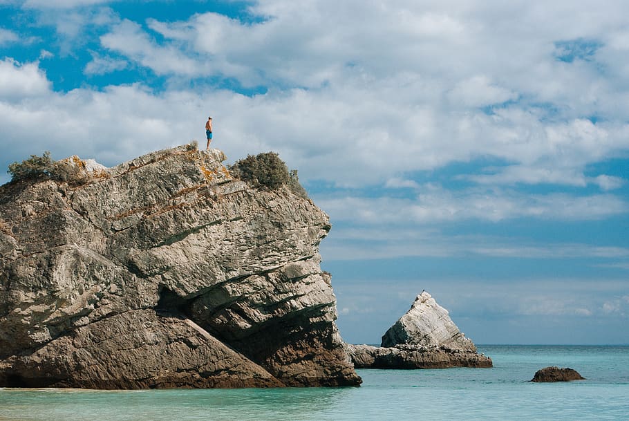 man standing on cliff, outdoors, mountain, portugal, nature, rock HD wallpaper