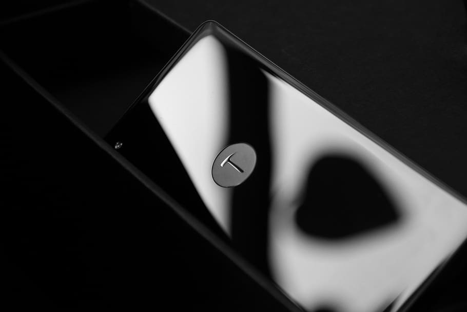 Reflection of Lamp on Black Background, dark, design, equipment HD wallpaper